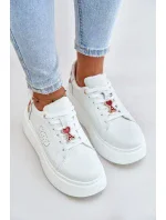 Dámske kožené tenisky na platforme s brošňou a ozdobným kvetom White Dámske kožené tenisky na platforme s brošňou a ozdobným kvetom White