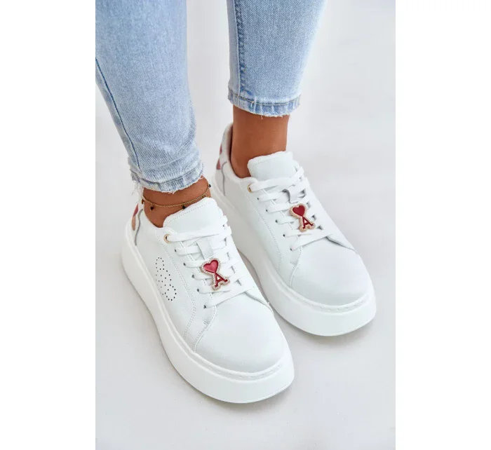 Dámske kožené tenisky na platforme s brošňou a ozdobným kvetom White Dámske kožené tenisky na platforme s brošňou a ozdobným kvetom White