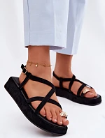 Sandále na platforme so zlatými detailmi Black Olmira