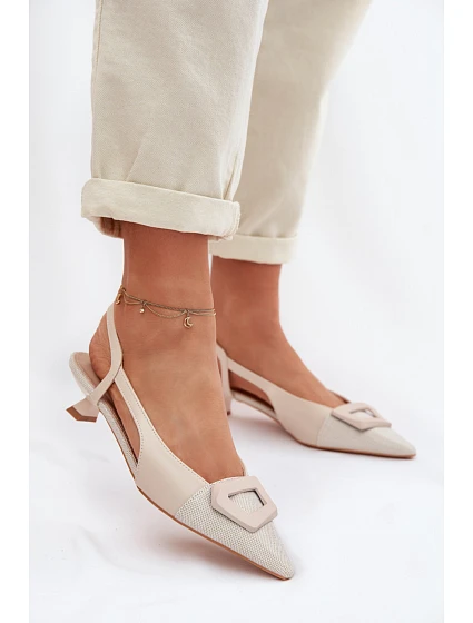 Sandále na podpätku model 225625 Vykročte štýlovo