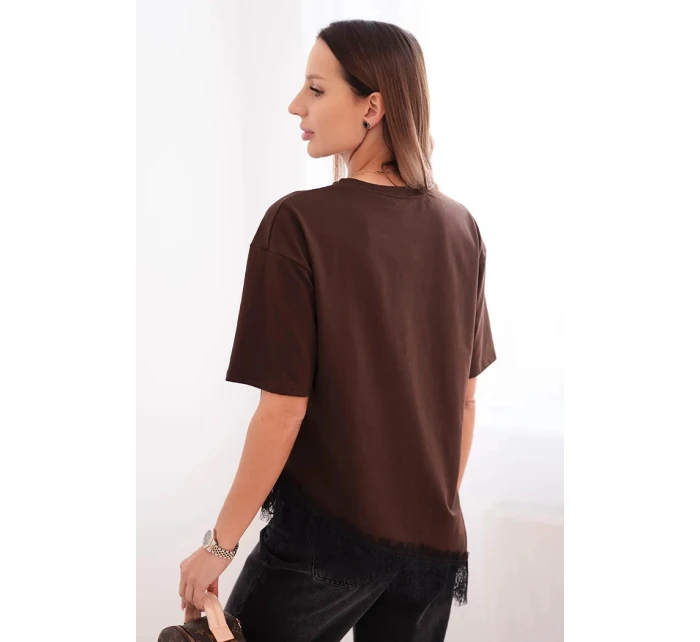 Dámska asymetrická bavlnená blúzka s čipkovanou spodnou časťou hnedá
