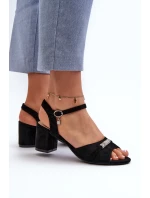 Dámské sandály z semiše na podpatku s ozdobami černé model 21658149 - VINCEZA Dámské sandály z semiše na podpatku s ozdobami černé model 21658149 - VINCEZA