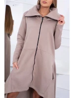 Zateplené šaty s delšími boky model 20648434 béžové - Kesi