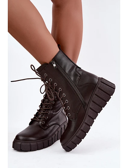 Boty na klínovém podpatku model 231184 Step in style Boty na klínovém podpatku model 231184 Step in style