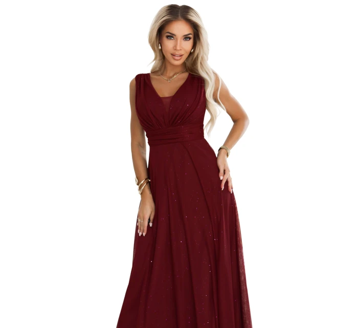 637-1 Dlhé večerné šaty s brokátovým akcentom a hlbokým výstrihom - bordové 637-1 Dlhé večerné šaty s brokátovým akcentom a hlbokým výstrihom - bordové