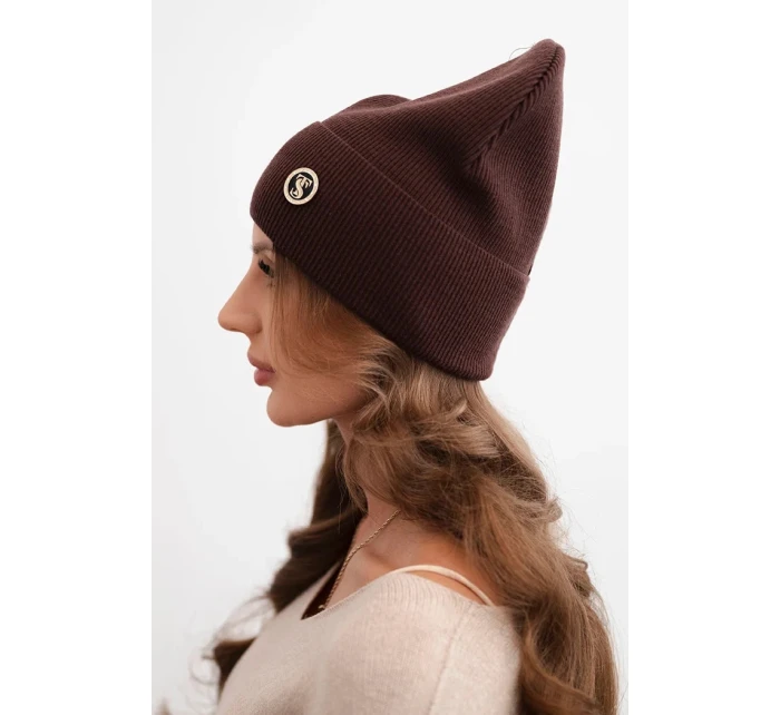 Dámska čiapka z modalu a viskózy s ozdobným gombíkom hnedá Dámska čiapka z modalu a viskózy s ozdobným gombíkom hnedá