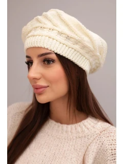 Dámská zimní pletená čepice volného střihu s ozdobným vzorem model 21878065 tmavé ecru - K-Fashion