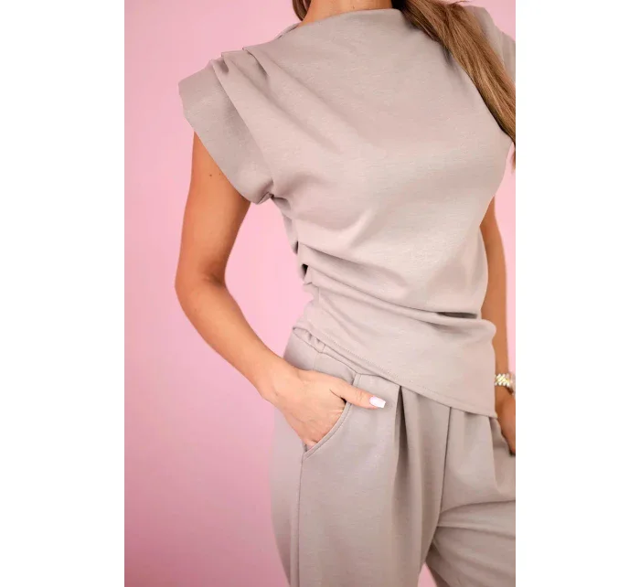 Asymetrická blúzka + nohavice tmavobéžová