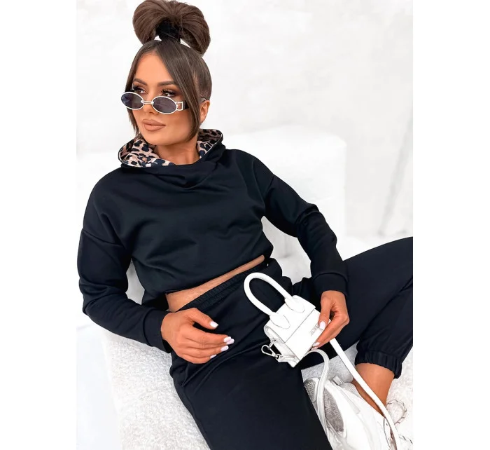 Čierna dámska mikina s kapucňou a zvieracím vzorom (82146)