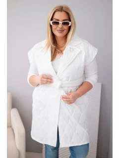Dámske Plus veľkosť prešívaná vesta s opaskom a golierom biela