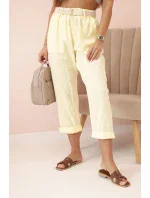 Dámské model 21035583 kalhoty s bavlnou a páskem žluté - K-Fashion