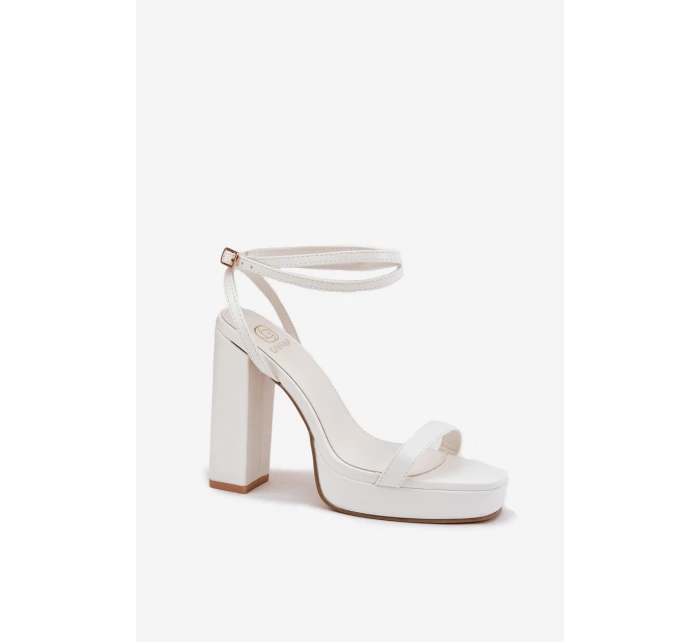 Dámské Sandály Na Podpatku S Páskem Bílé model 21696058 - Boto