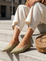 Dámske semišové baleríny so špicatou špičkou svetlo olivové FashionStreet ZY1425