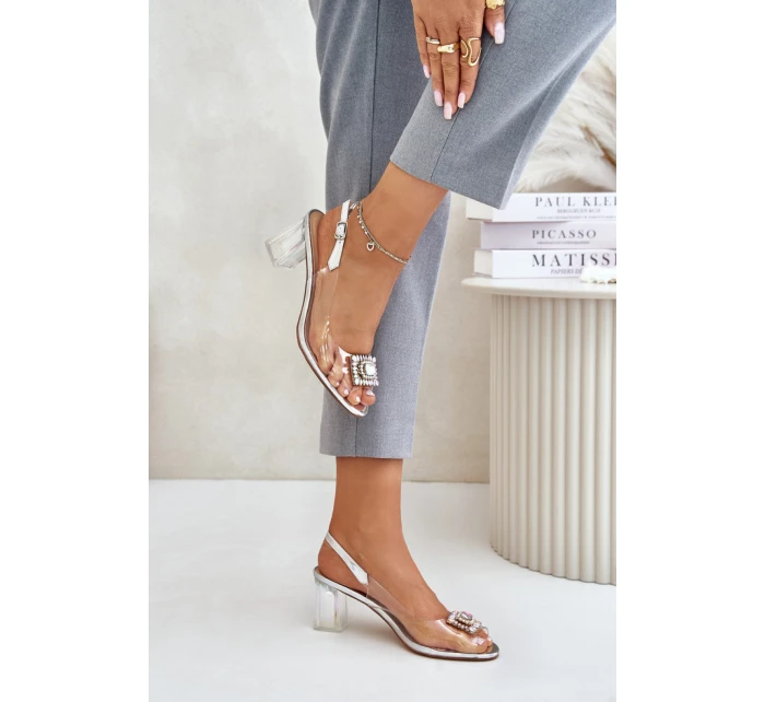 Sandále na podpätku model 215722 Vykročte štýlovo