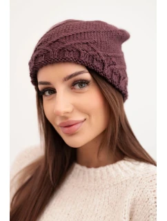 Dámská zimní čepice s ozdobným pletením a střihem tmavě fialová model 21878059 - K-Fashion