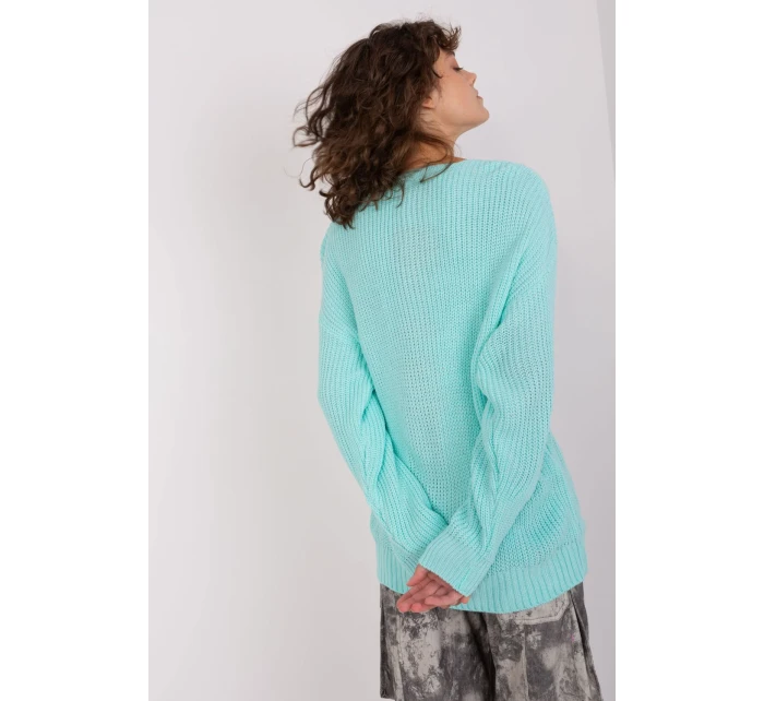 Model svetra 191415 Badu