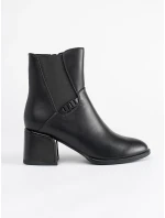 Pohodlné dámske čierne členkové topánky so širokým podpätkom Pohodlné dámske čierne členkové topánky so širokým podpätkom