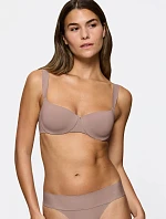 BODY MAKE-UP ILLUSION - podprsenka s pohodlným drôtom pre celodenné pohodlie Triumph