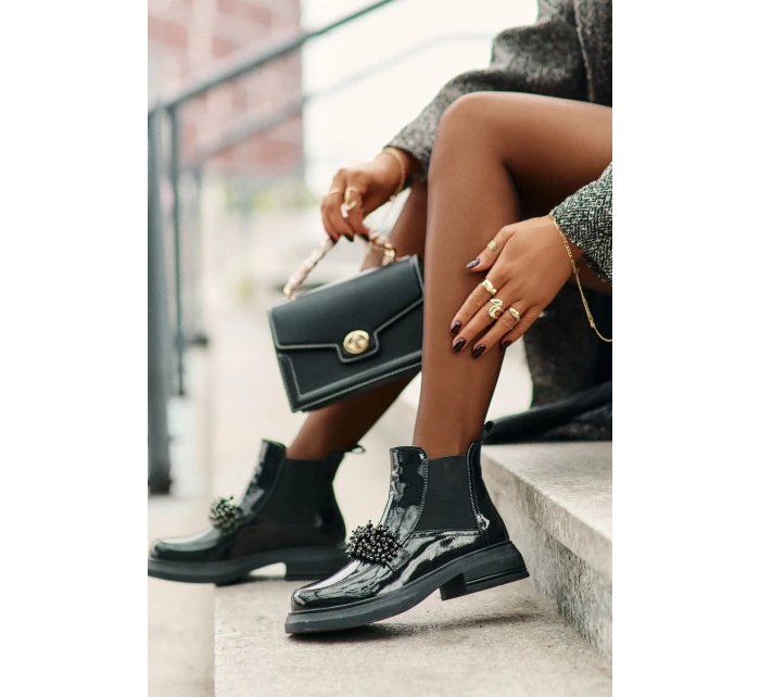 Kožené Lakované Botky S Dekorací Nazouvací Zateplené Černé model 21675534 - EVENTO