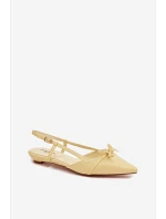 Dámské sandály z umělé kůže na nízkém podpatku model 22107051 - Boto Dámské sandály z umělé kůže na nízkém podpatku model 22107051 - Boto