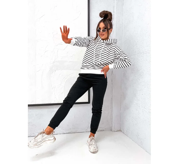 Čierna bavlnená dámska tepláková súprava s pruhovanou mikinou (82173)