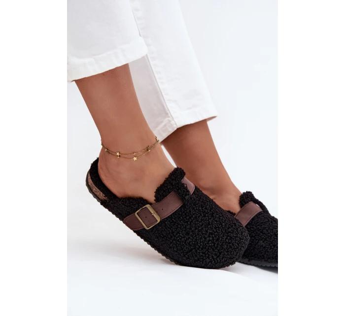 Dámské pantofle s kožíškem Černé model 21709355 - Boto Dámské pantofle s kožíškem Černé model 21709355 - Boto