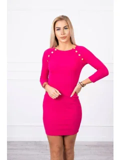 Šaty s ozdobnými gombíkmi fuchsiovej farby
