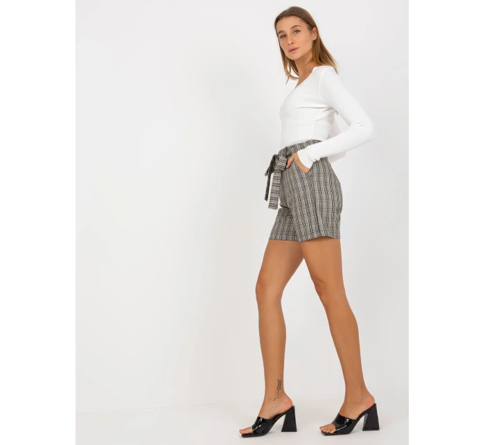 Dámske šortky LK SN 506942 2.15 béžovej a bielej Dámske šortky LK SN 506942 2.15 béžovej a bielej