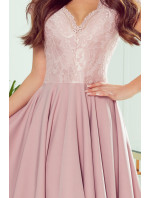 PATRICIA - Dámske šaty v púdrovo ružovej farbe s dlhším zadným dielom a čipkovým výstrihom 300-1