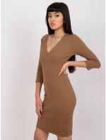 Sukienka RV SK model 20129349 jasny brązowy - FPrice Sukienka RV SK model 20129349 jasny brązowy - FPrice