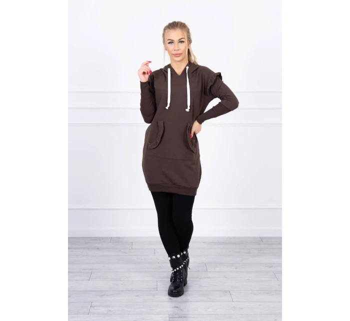 Šaty s ozdobnými volánikmi a kapucňou v hnedej farbe Šaty s ozdobnými volánikmi a kapucňou v hnedej farbe
