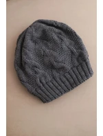 Dámska zimná pletená čiapka s čipkovým vzorom K427 graphite Dámska zimná pletená čiapka s čipkovým vzorom K427 graphite