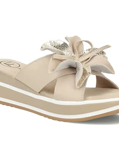 Dámske kožené žabky na kvetinovej platforme Filippo DK7636