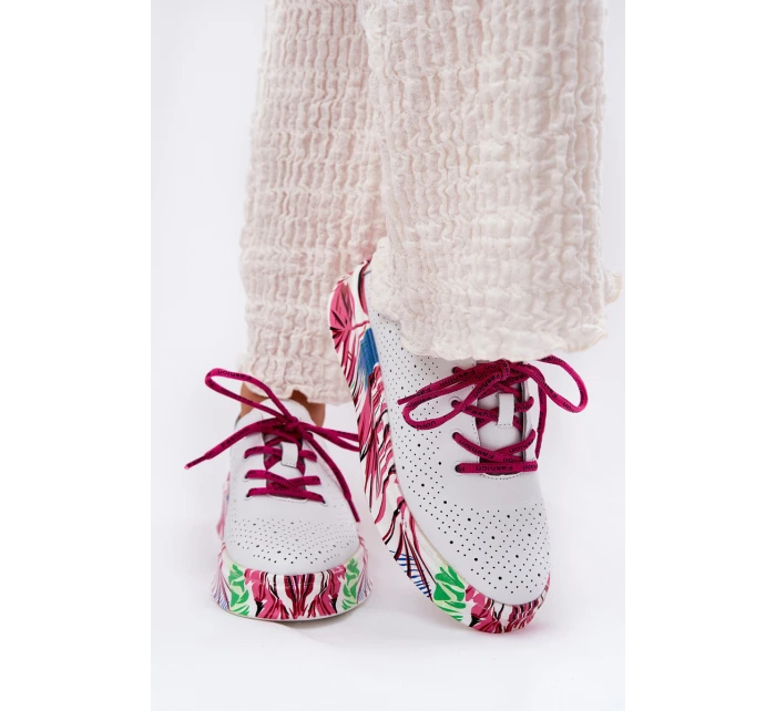 Skórzane Sneakersy Damskie Na Wzorzystej Platformie Vinceza 88017 Białe