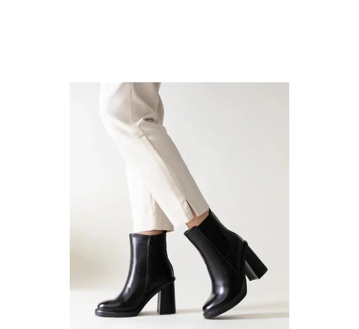 Topánky na podpätku model 205806 Solea