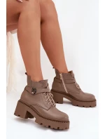 Kožené dámské kotníkové boty na klínu s ozdobným páskem zateplené model 21710528 tmavě béžové - Zazoo