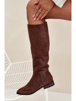 Dámské semišové kozačky na nízkém podpatku model 21848558 – hnědé - Kesi