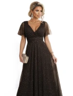 635-4 MELANIA dlhé lesklé šaty s výstrihom a krátkymi rukávmi - čokoládové