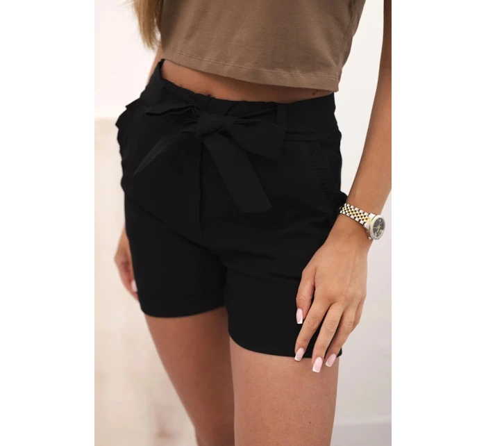Dámske šortky s mašľou a volánikmi čierne