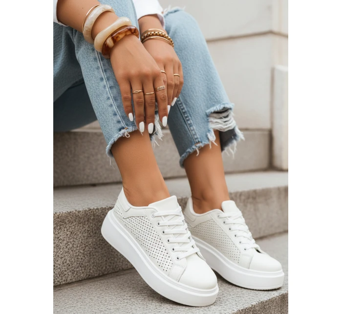 Dámské bílé tenisky Dstreet model 21996182 - FashionStreet