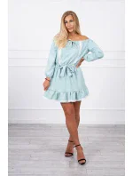 Šaty s odhalenými rameny a krajkou tmavě mátové barvy