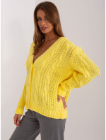 Žltý sveter s vlnou