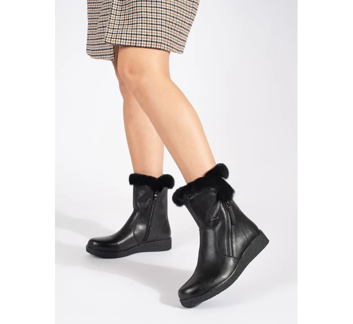 Trendy dámské černé kotníčkové boty na klínku Trendy dámské černé kotníčkové boty na klínku