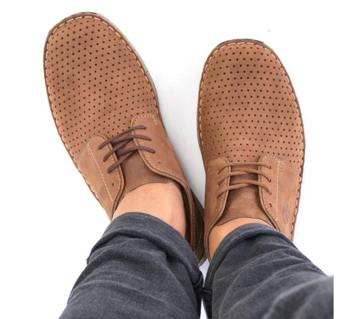 Pánské kožené polobotky M model 22008944 hnědé s ažurovým vzorem - Rieker Pánské kožené polobotky M model 22008944 hnědé s ažurovým vzorem - Rieker