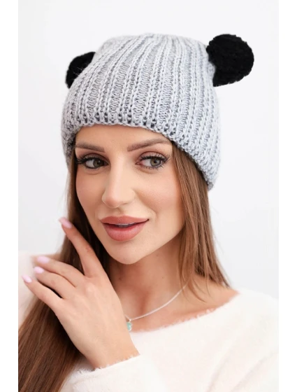 Dámska zimná vlnená čiapka s bambulou K433 svetlo sivá