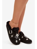 Dámské pantofle s ozdobami a sponou vyhřívané kožešinou černé model 21772637 - Boto Dámské pantofle s ozdobami a sponou vyhřívané kožešinou černé model 21772637 - Boto