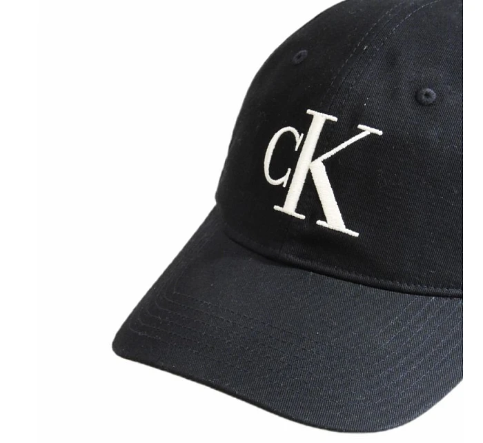 Calvin KleinCK Jeans Čiapka s remienkom čierna - LZ04G5024G-UB1 Calvin KleinCK Jeans Čiapka s remienkom čierna - LZ04G5024G-UB1