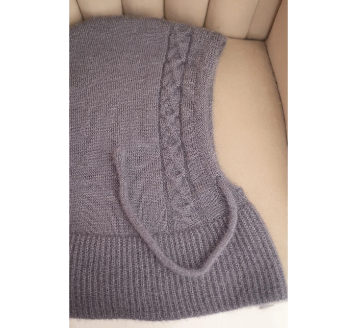 Dámská čepice s kapucí a pleteným vzorem šedá Dámská čepice s kapucí a pleteným vzorem šedá