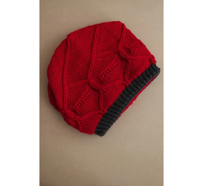 Dámská zimní čepice z vlny s vzorem červená model 21782979 - K-Fashion Dámská zimní čepice z vlny s vzorem červená model 21782979 - K-Fashion