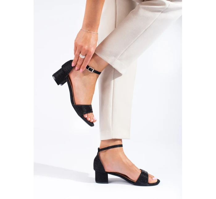 Módní černé sandály dámské na širokém podpatku Módní černé sandály dámské na širokém podpatku